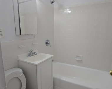 East 83 Street - Photo Thumbnail 3