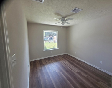 9831 Pelsey Street - Photo Thumbnail 5