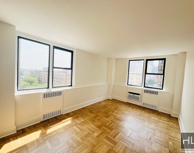 East 79th Street - Photo Thumbnail 1