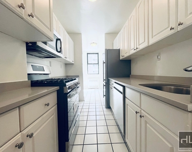East 79th Street - Photo Thumbnail 2