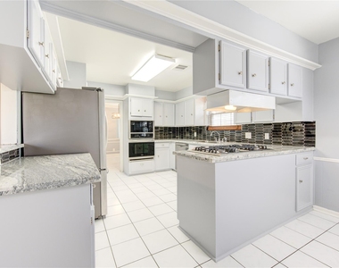 1718 Anvil Drive - Photo Thumbnail 15