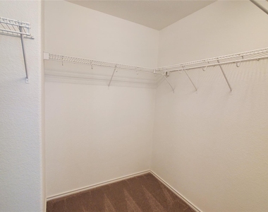 2814 Silver Point Lane - Photo Thumbnail 11