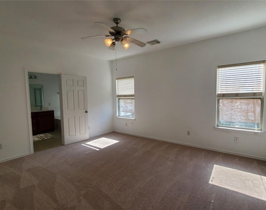 2814 Silver Point Lane - Photo Thumbnail 6