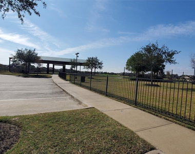 2814 Silver Point Lane - Photo Thumbnail 28