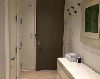 77 Charlton Street - Photo Thumbnail 5