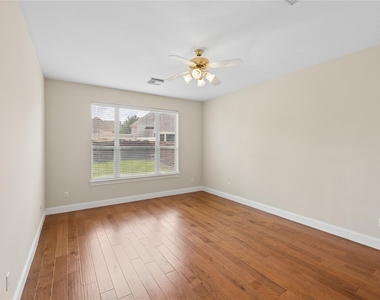 6414 Pinewood Trace Lane - Photo Thumbnail 11