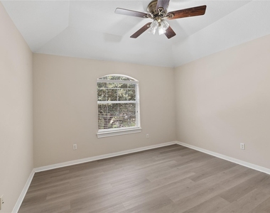 6414 Pinewood Trace Lane - Photo Thumbnail 17