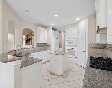 6414 Pinewood Trace Lane - Photo Thumbnail 8