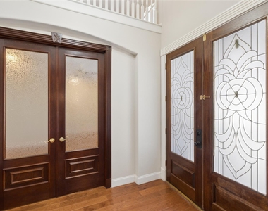 6414 Pinewood Trace Lane - Photo Thumbnail 3