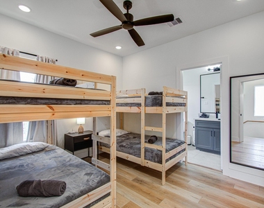 3311 Daphne Street - Photo Thumbnail 20