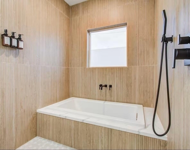 3311 Daphne Street - Photo Thumbnail 15