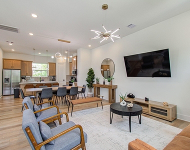 3311 Daphne Street - Photo Thumbnail 10