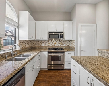5813 Darling Street - Photo Thumbnail 6