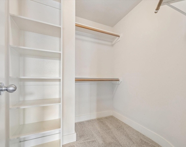 5813 Darling Street - Photo Thumbnail 18