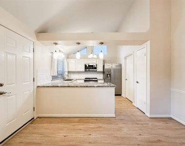 33 N Rain Forest Court - Photo Thumbnail 4
