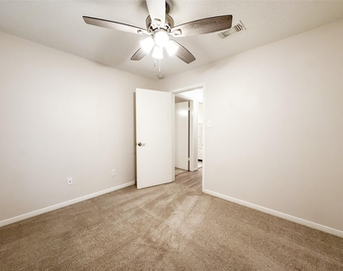 33 N Rain Forest Court - Photo Thumbnail 14