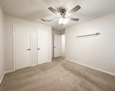 33 N Rain Forest Court - Photo Thumbnail 16