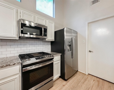 33 N Rain Forest Court - Photo Thumbnail 12