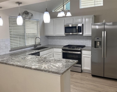 33 N Rain Forest Court - Photo Thumbnail 4