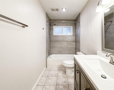 33 N Rain Forest Court - Photo Thumbnail 18