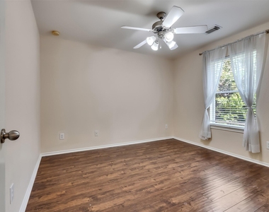 4203 Keystone Trail - Photo Thumbnail 27