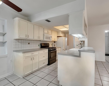 15443 W Willowwind - Photo Thumbnail 6