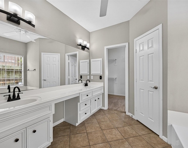 1719 Cantigny Lane - Photo Thumbnail 18
