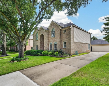 1719 Cantigny Lane - Photo Thumbnail 2