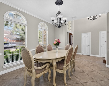 1719 Cantigny Lane - Photo Thumbnail 5