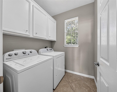 1719 Cantigny Lane - Photo Thumbnail 32