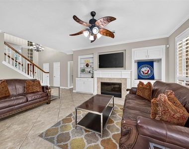 1719 Cantigny Lane - Photo Thumbnail 9