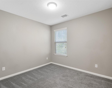 124 Artesian Way - Photo Thumbnail 12