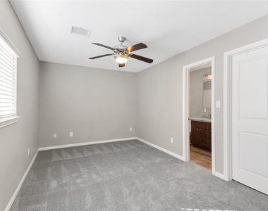 124 Artesian Way - Photo Thumbnail 14