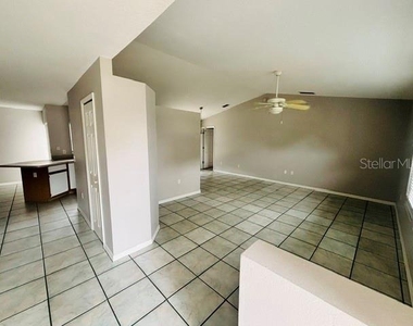 2830 Ascot Lane - Photo Thumbnail 2