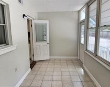 911 Washington Avenue Sw - Photo Thumbnail 4