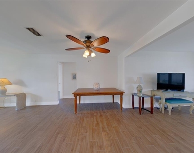 11602 Grove Street - Photo Thumbnail 10