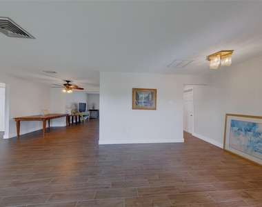 11602 Grove Street - Photo Thumbnail 6
