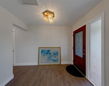 11602 Grove Street - Photo Thumbnail 3