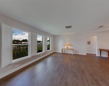 11602 Grove Street - Photo Thumbnail 5