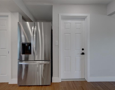 11602 Grove Street - Photo Thumbnail 16