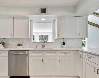 19003 Cedar Lane - Photo Thumbnail 9