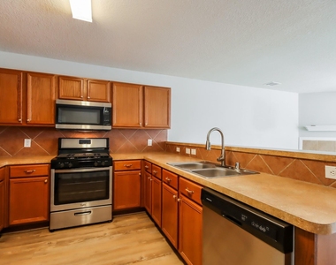 16941 Wren Hill Street - Photo Thumbnail 6