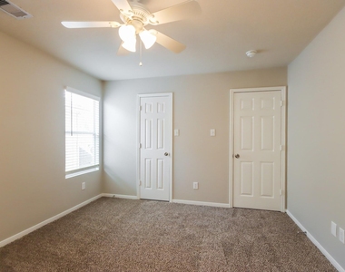16941 Wren Hill Street - Photo Thumbnail 10