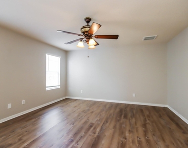 16941 Wren Hill Street - Photo Thumbnail 7