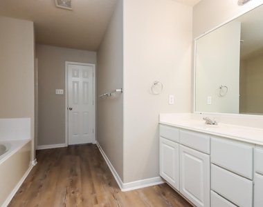 16941 Wren Hill Street - Photo Thumbnail 11