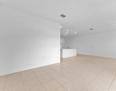 32063 Pop Ash Place - Photo Thumbnail 11