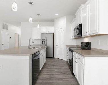 8614 Turnstone Shore Lane - Photo Thumbnail 10