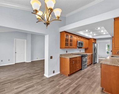 1702 Horseshoe Drive - Photo Thumbnail 8