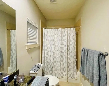 4422 Center Street - Photo Thumbnail 17