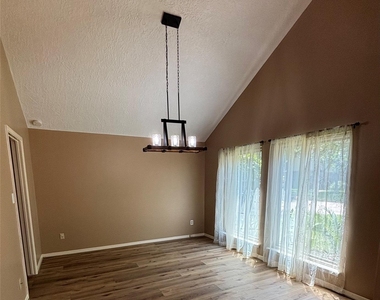 15702 Oxenford Drive - Photo Thumbnail 6